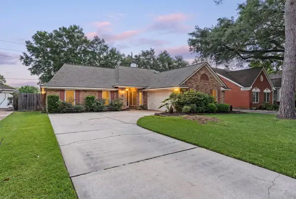 15818 Sweetwater Creek Drive, Houston, TX 77095