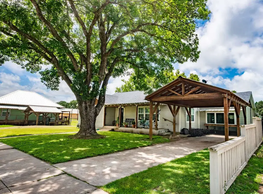 107 Duson Avenue, Palacios, TX 77465 - #2