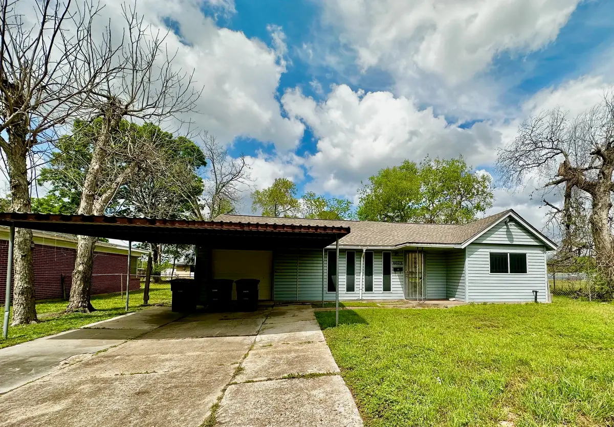 6023 Belarbor Street, Houston, TX 77033 - #1