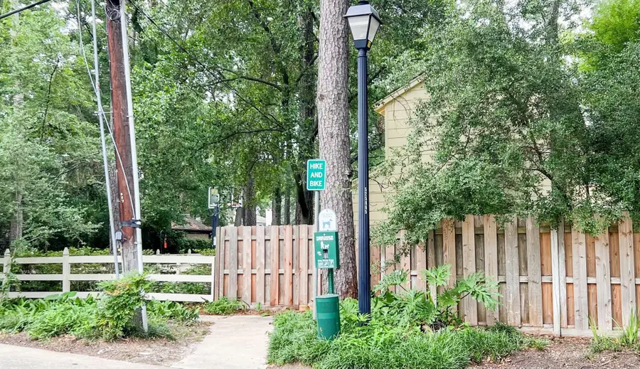 10722 Old Coach Lane, Hunters Creek Village, TX 77024 - #2