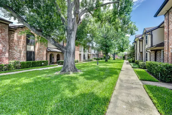 11548 S Kirkwood Road, Houston, TX 77477