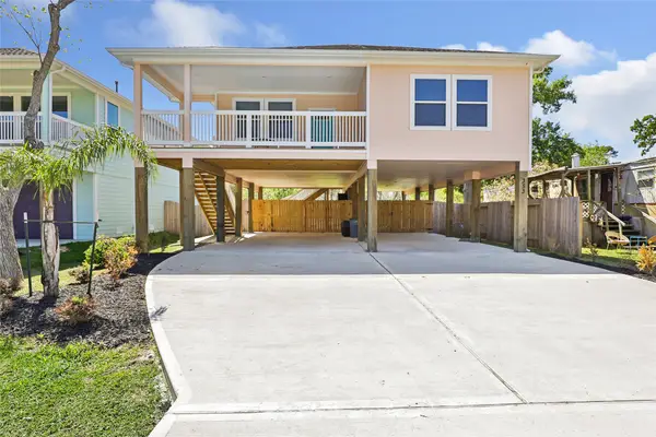 353 Bay Oaks Drive, La Porte, TX 77571