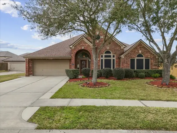 629 Pelican Harbour Drive, Texas City, TX 77590