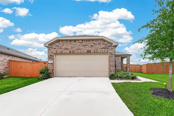 8135 Coco Bluff Drive, Cypress, TX 77433