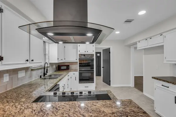 3911 Pecan Valley Drive, Missouri City, TX 77459