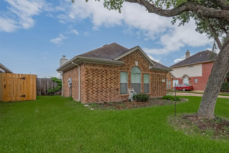 311 N Esplanade Lane, Stafford, TX 77477 - #2