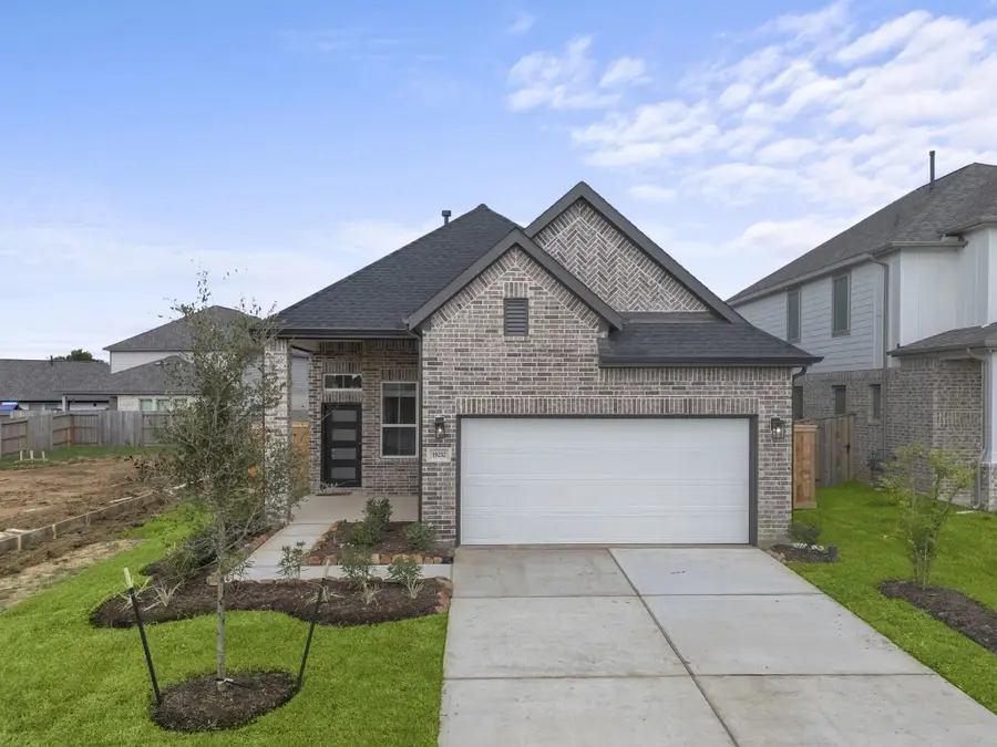 19245 Hazel Firs Court, Magnolia, TX 77355 - Image #2