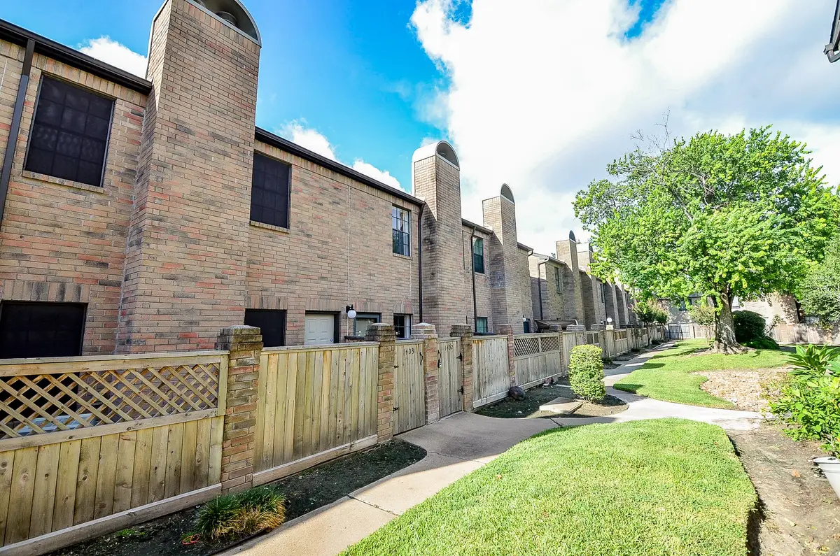 9850 Pagewood Lane #1403, Houston, TX 77042 - Image #1