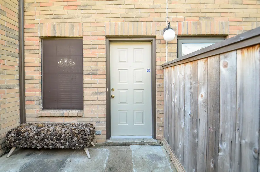 9850 Pagewood Lane #1403, Houston, TX 77042 - Image #2