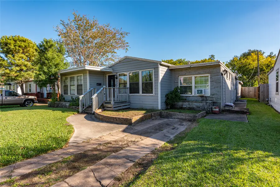 809 12th Avenue N, Texas City, TX 77590 - #2