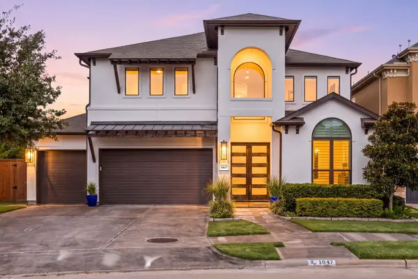 1847 Candlelight Place Drive, Houston, TX 77018
