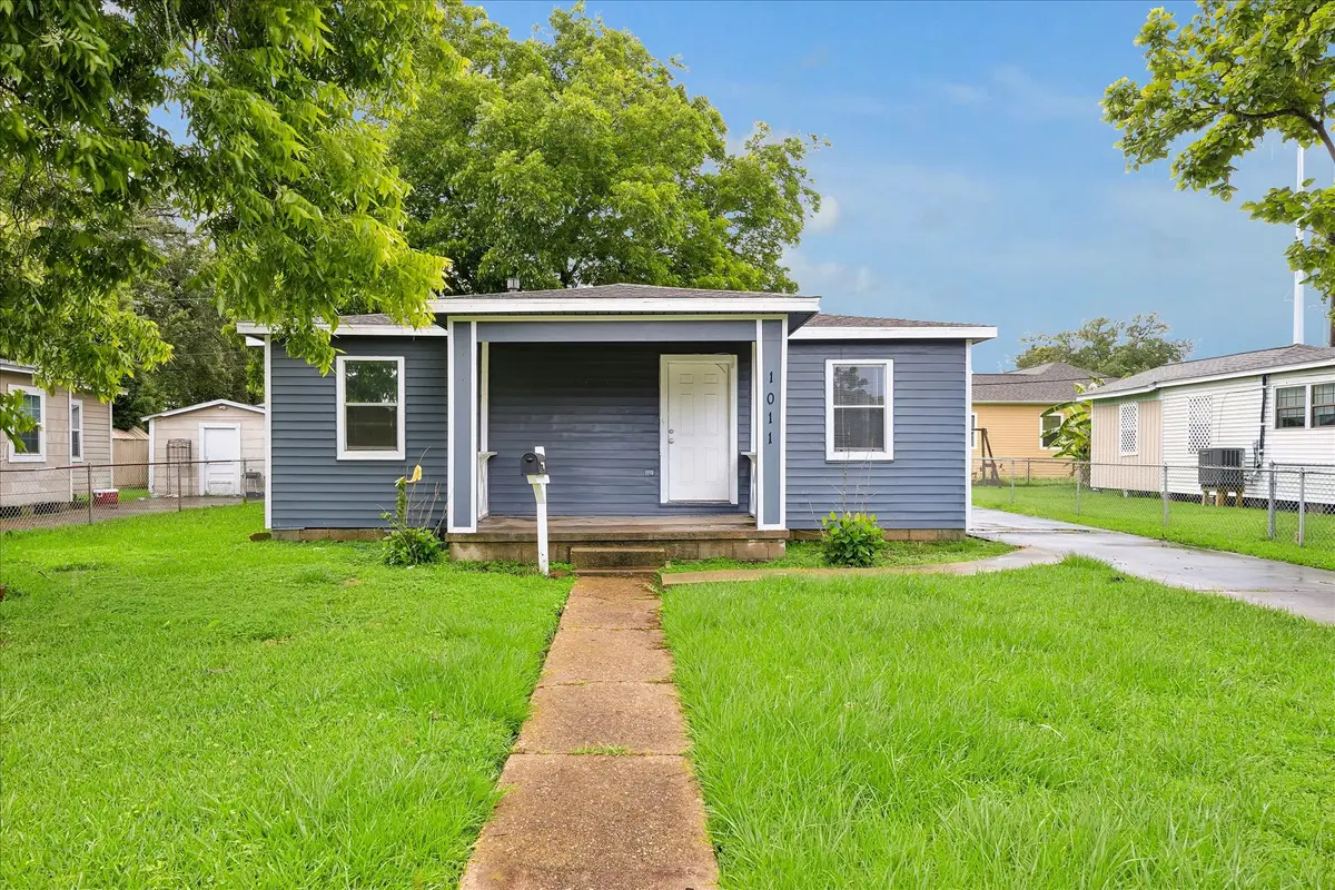 1011 12th 1/2 Street N, Texas City, TX 77590 - #1