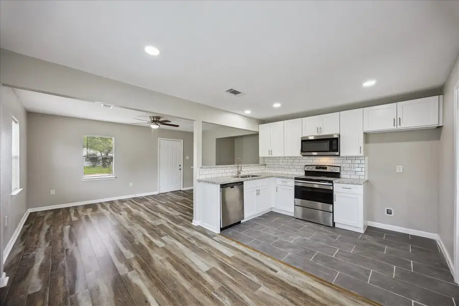 1011 12th 1/2 Street N, Texas City, TX 77590 - #3