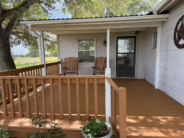 4317 Fm 955, Fayetteville, TX 78940