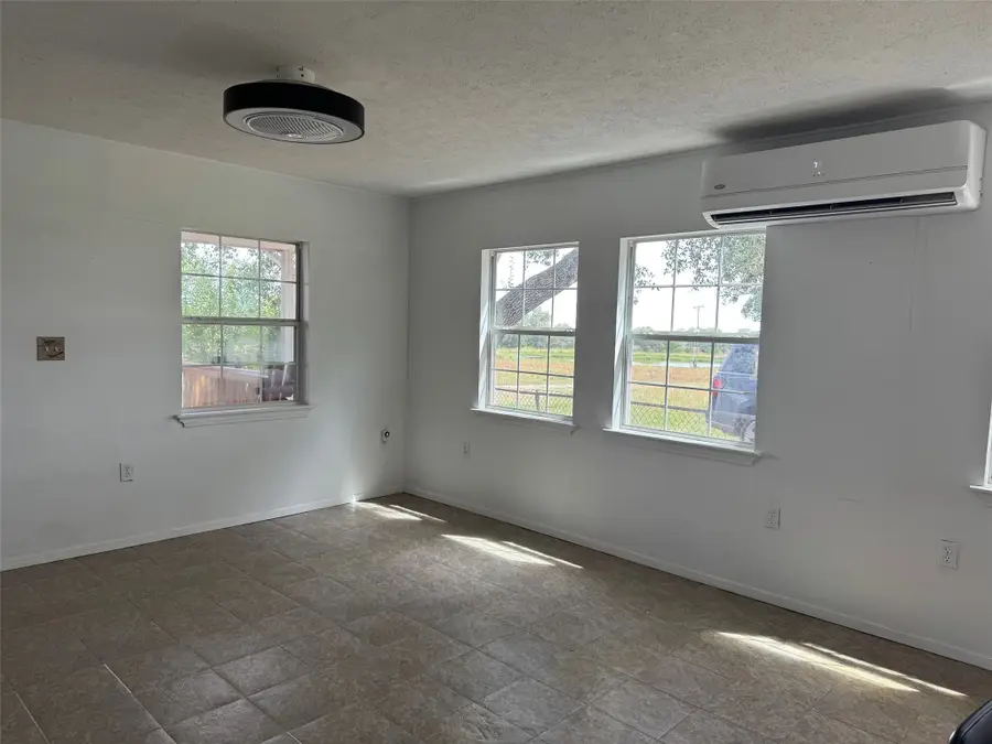 4317 Fm 955, Fayetteville, TX 78940 - Image #3