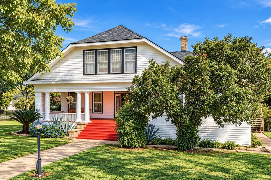 915 Saint Lawrence Street, Gonzales, TX 78629 - #2