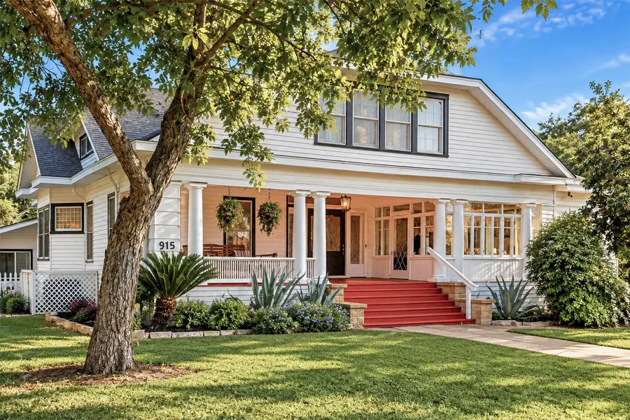 915 Saint Lawrence Street, Gonzales, TX 78629 - #3