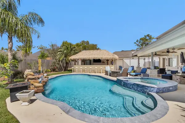 2108 Kildare Drive, Pearland, TX 77581