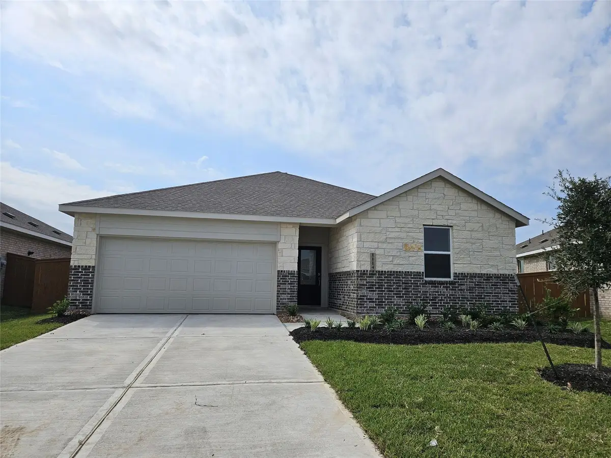9231 Alaska Shores Drive, Baytown, TX 77521 - #1