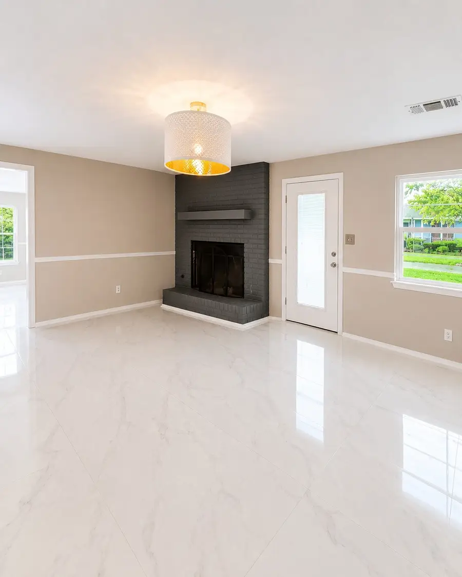513 W Texas Street, Brazoria, TX 77422 - #2