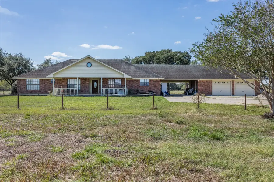 4231 Johnston Road, Wallis, TX 77485 - Image #2