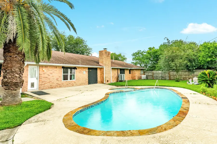 327 Maple Drive, Hitchcock, TX 77563 - #3