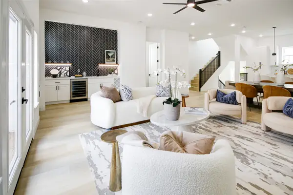 1214 W 24th Street #B, Houston, TX 77008