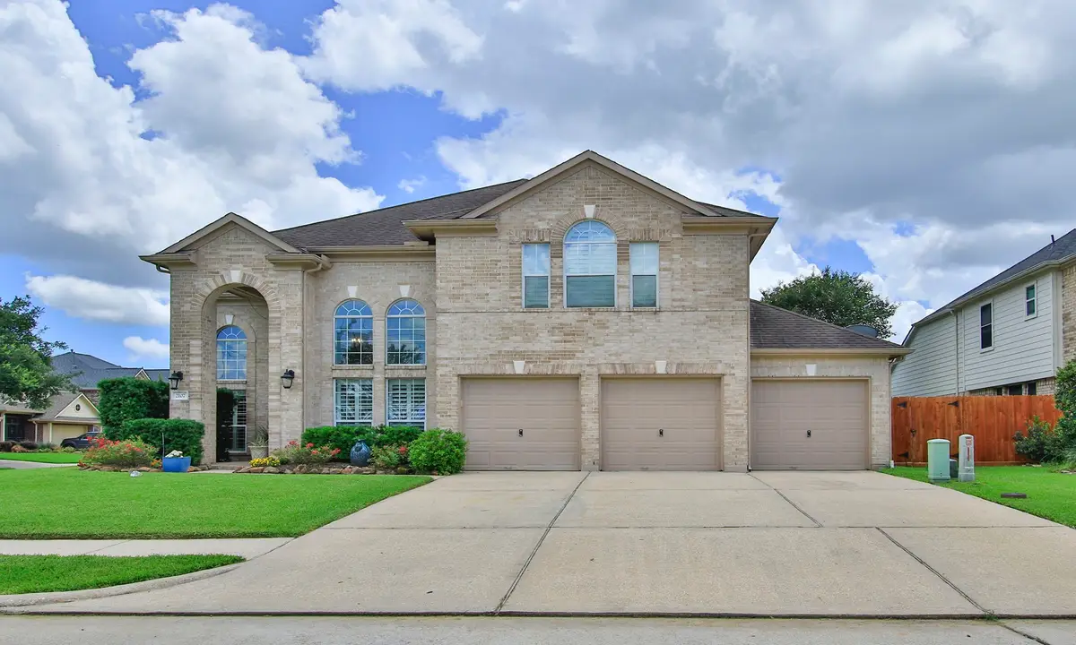 2107 N Silverthorn, League City, TX 77565 - #1