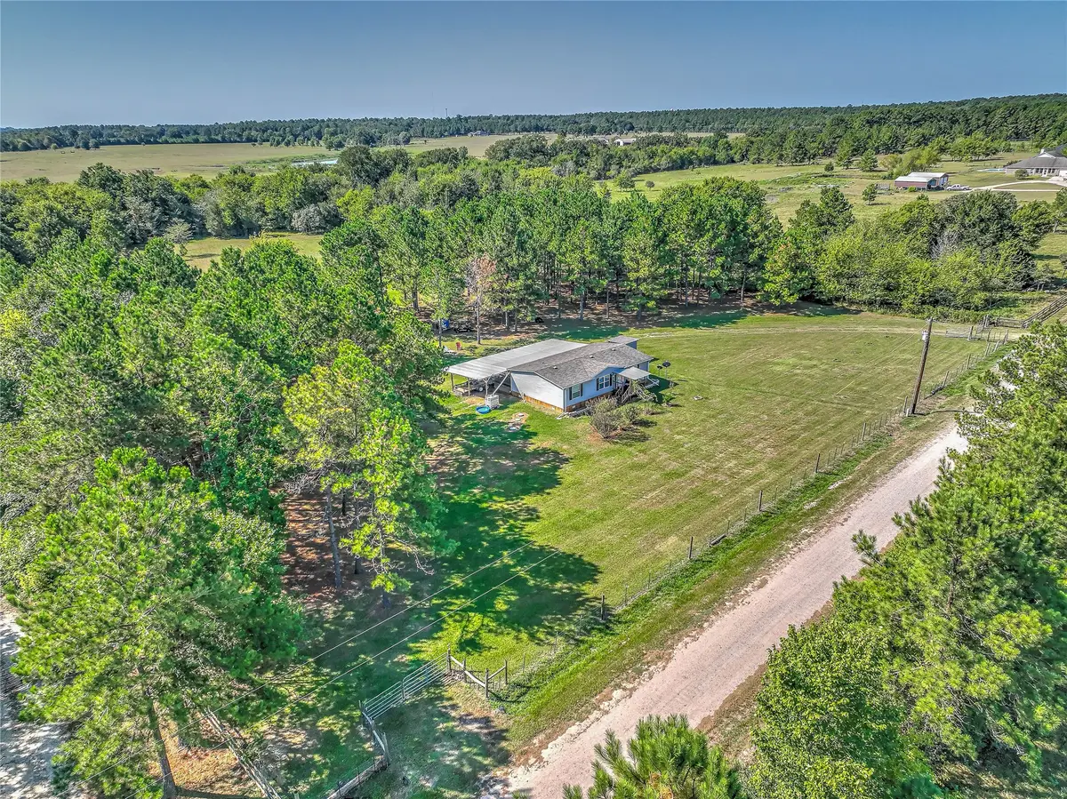604 Longhorn Drive E, Livingston, TX 77351 - #1
