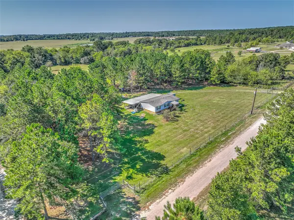 604 Longhorn Drive E, Livingston, TX 77351