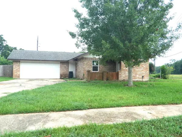 217 Sugar Cane Trace, Lake Jackson, TX 77566