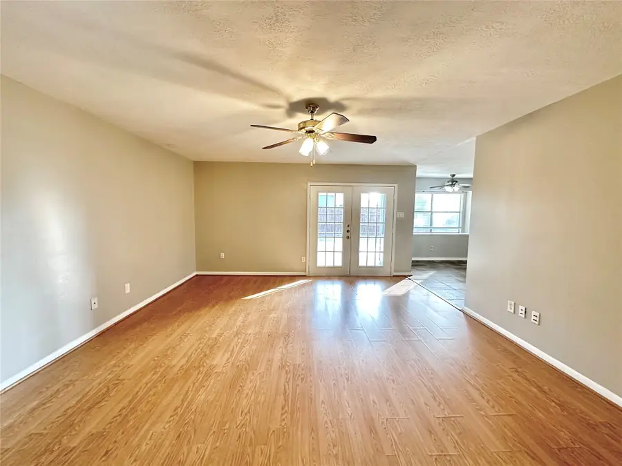 16947 Hummingbird, Conroe, TX 77385 - Image #2
