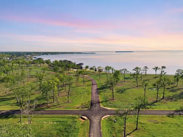 19 Island View, Livingston, TX 77351
