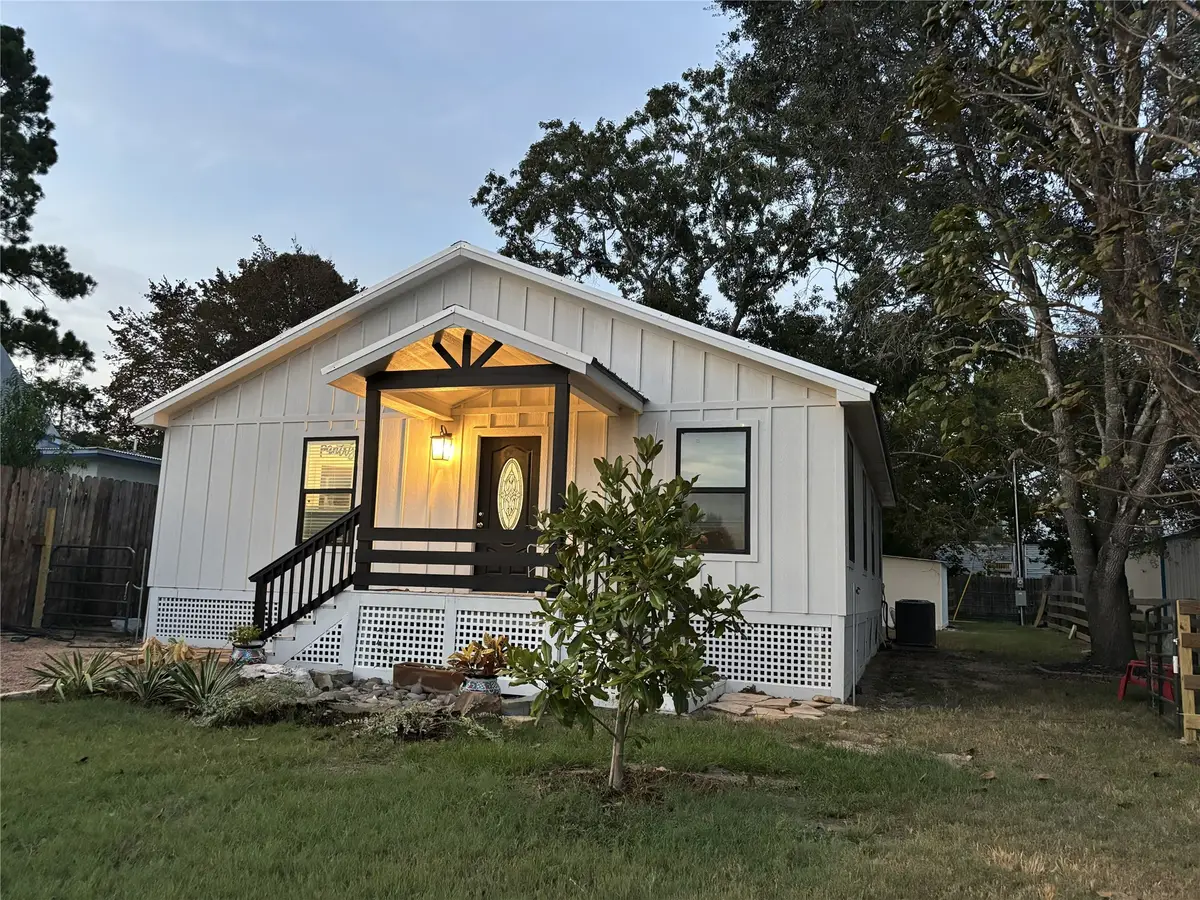 626 Front Street, New Ulm, TX 78950 - #1