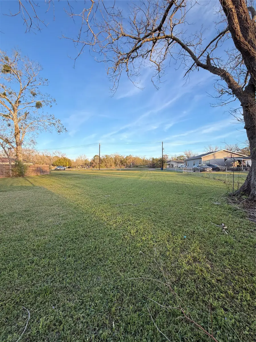 1007-1009 E 2nd Street, Sweeny, TX 77480 - #3