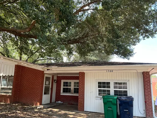 1300 Tom Dee Street, Brenham, TX 77833