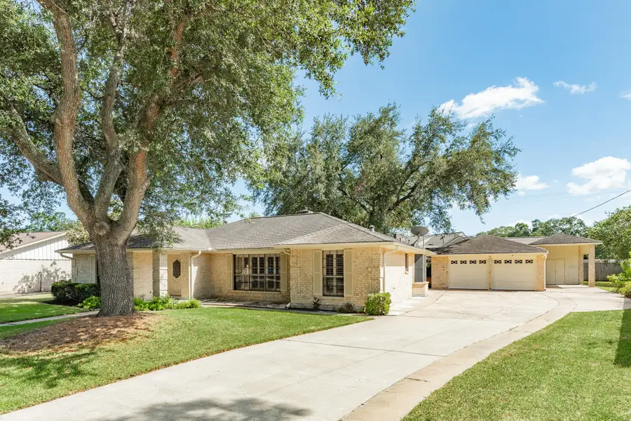 712 Browning Street, Angleton, TX 77515 - #2