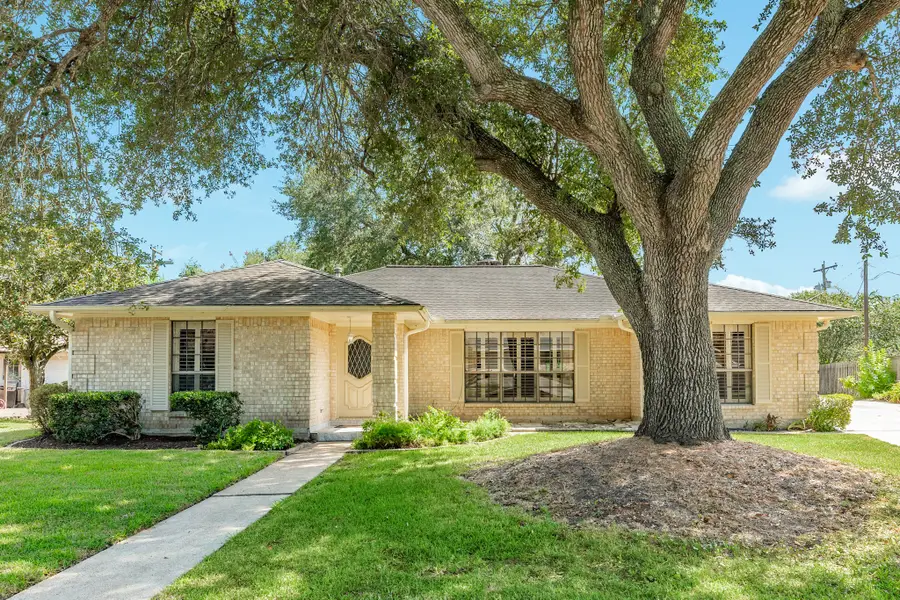 712 Browning Street, Angleton, TX 77515 - #3