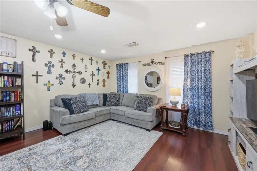 1833 W Decker Avenue, Orange, NH 77632 - #3