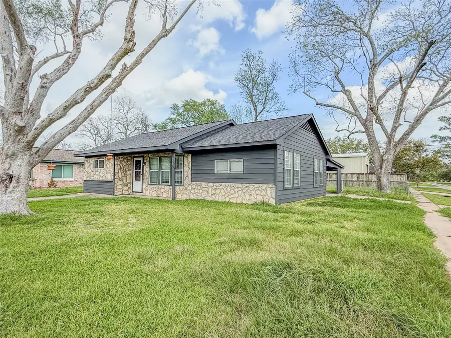 119 S Ringgold Street, West Columbia, TX 77486 - #2