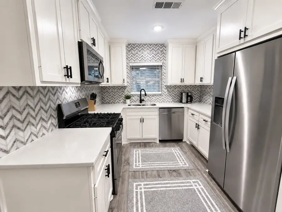 2043 Des Jardines Street, Houston, TX 77023 - #2