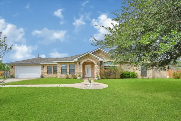 319 Pinedale Avenue, Arcola, TX 77583