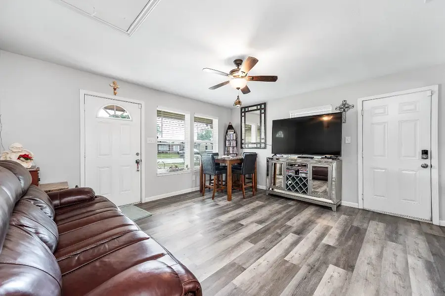 718 W 10th Street, Freeport, TX 77541 - #2