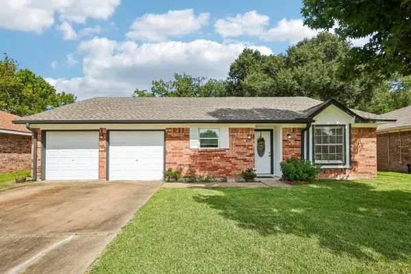 4202 Townes Forest Road, Friendswood, TX 77546