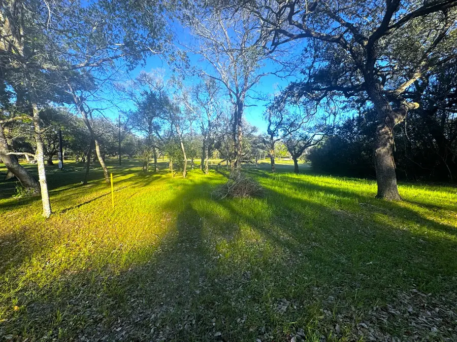 548 Grand Oak, Palacios, TX 77465 - #2