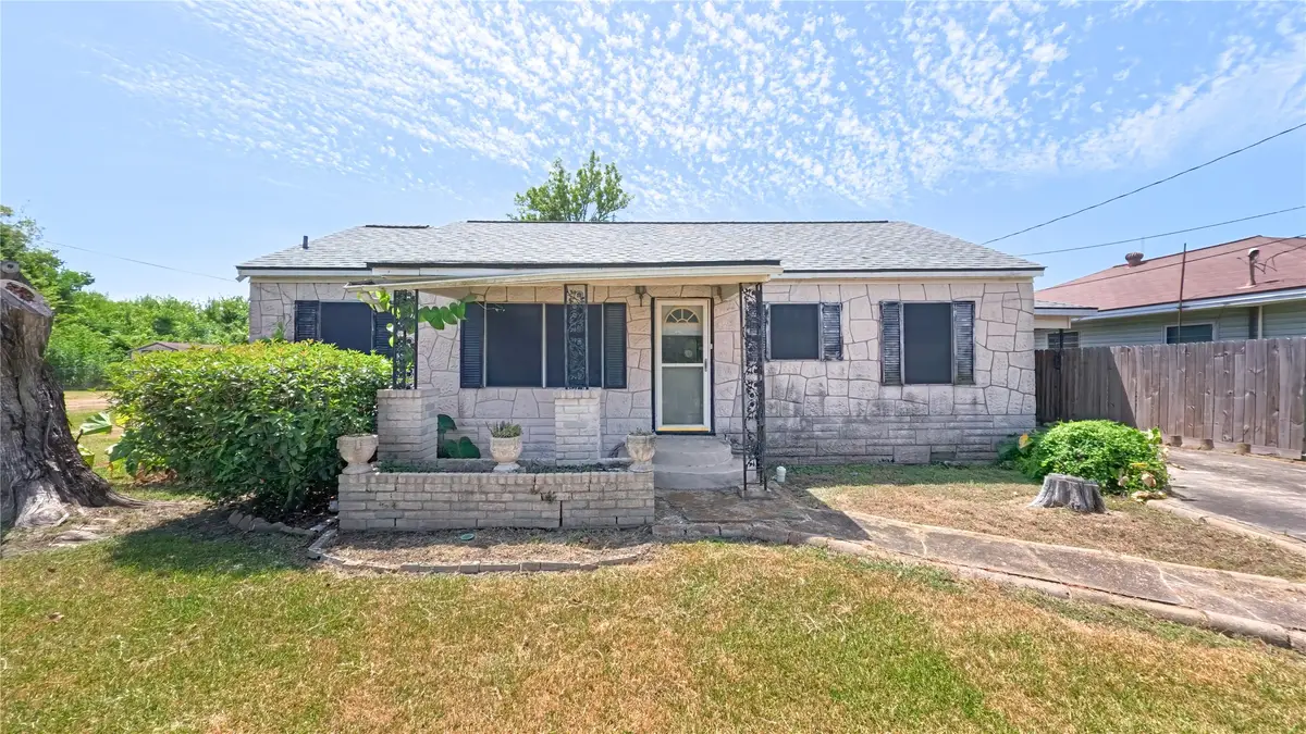 2116 Allen Lane, Baytown, TX 77521 - #1