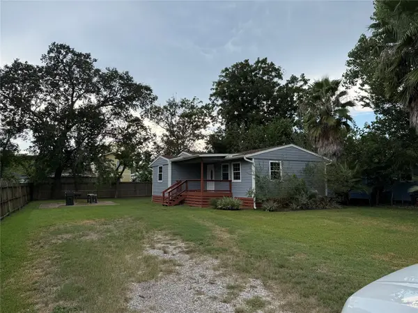 4308 6th Street, Bacliff, TX 77518