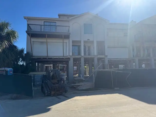 15 Harbour Drive, Nassau Bay, TX 77058 - #1