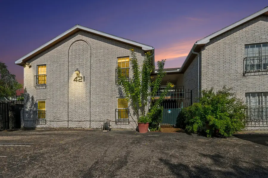 421 Emerson Street #6, Houston, TX 77006 - Image #2