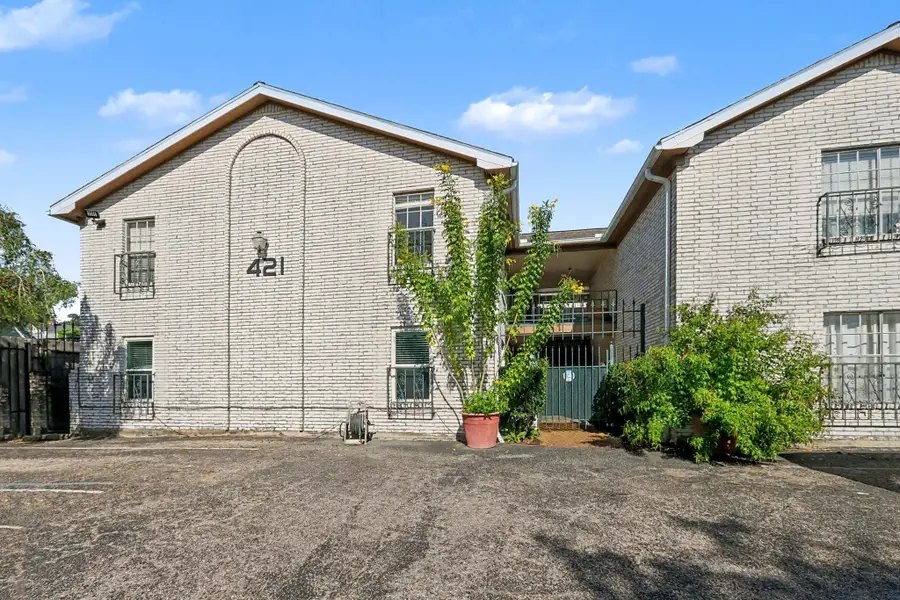 421 Emerson Street #6, Houston, TX 77006 - Image #3